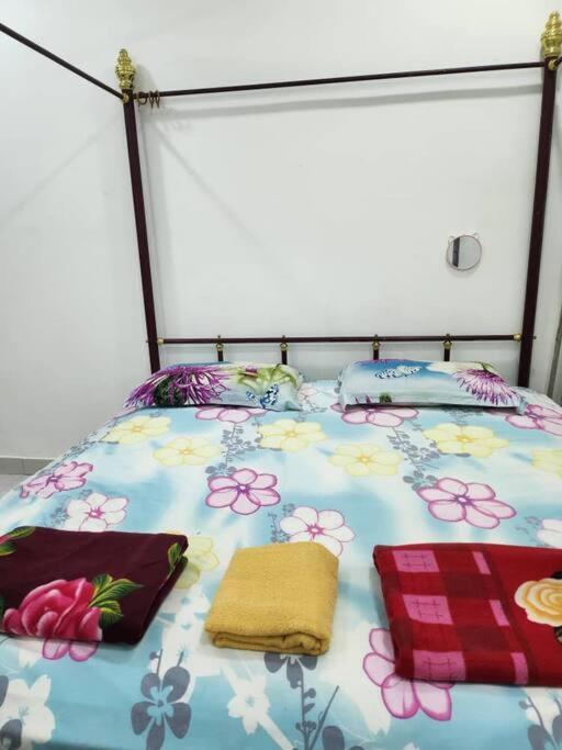 バンティング D'Haja 61 Klia Sepang With 3 Airconds & Wifiヴィラ エクステリア 写真