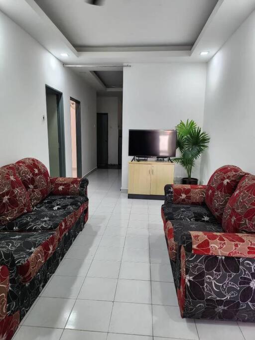 バンティング D'Haja 61 Klia Sepang With 3 Airconds & Wifiヴィラ エクステリア 写真