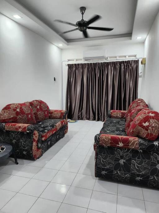 バンティング D'Haja 61 Klia Sepang With 3 Airconds & Wifiヴィラ エクステリア 写真